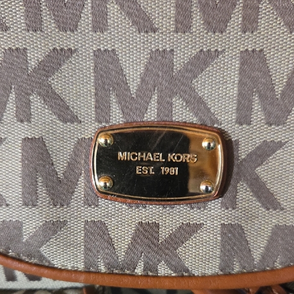 Michael Kors Jet Set Signature Flap Tech backpack - Picture 2 of 10